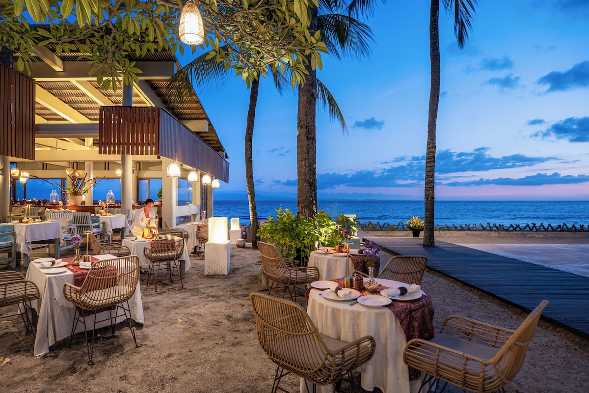 Surf or Summit Collection: Choose Your Seven-Night Escape